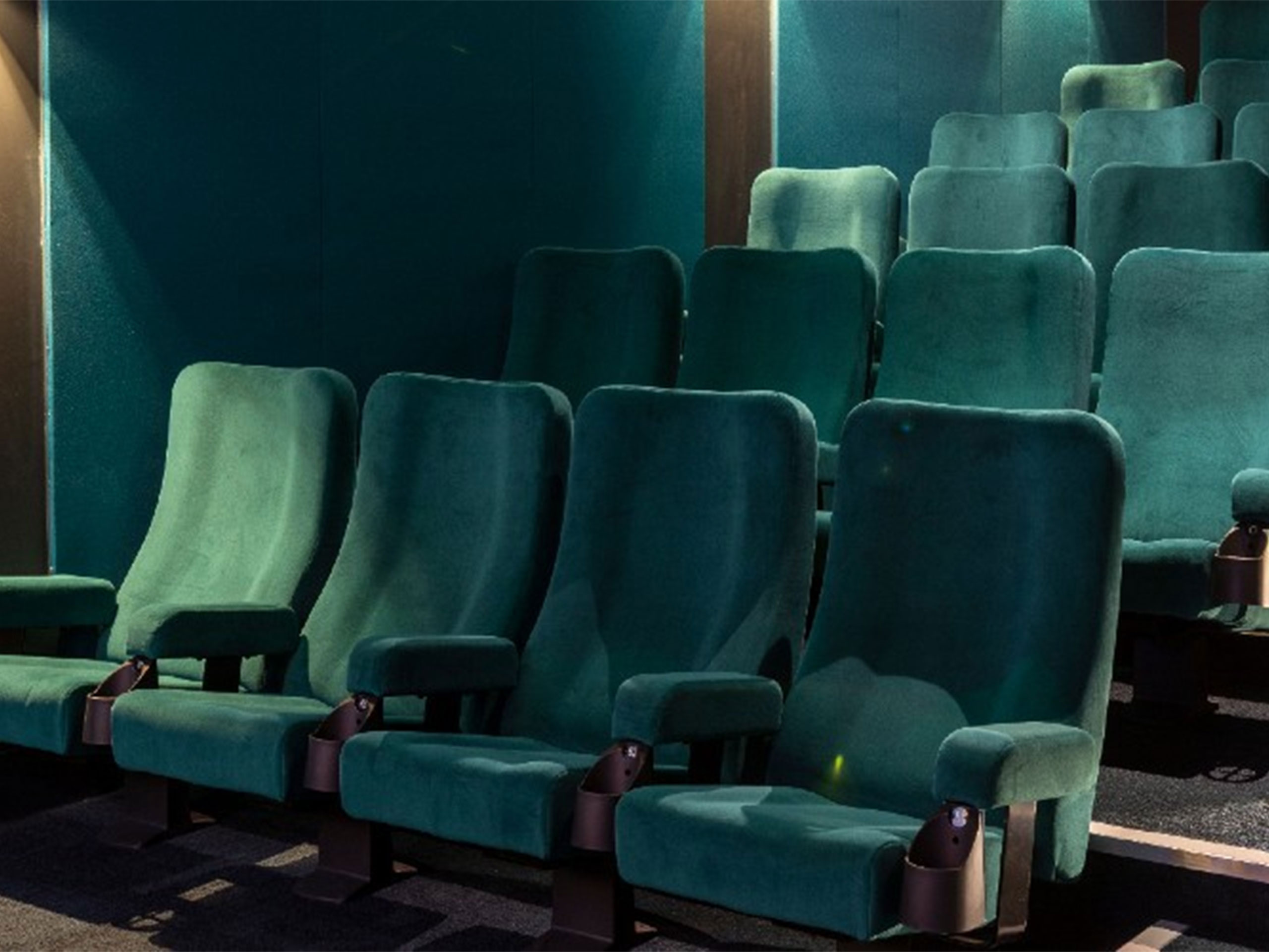 Screen 2 seating